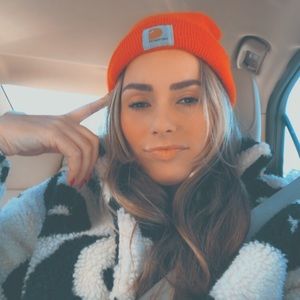 Meet your Posher, Louise